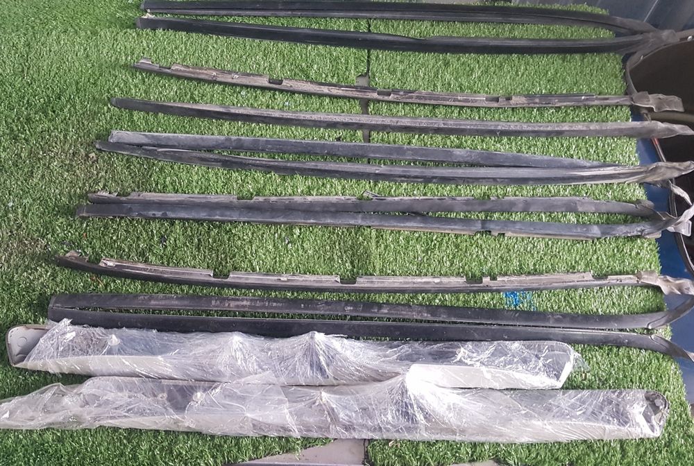 Молдинг лобогово стекла Lexus RX 300