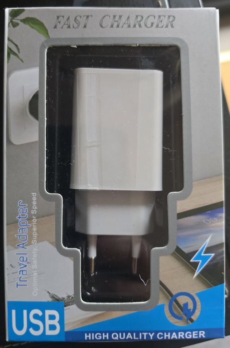 Адаптор за зареждане USB