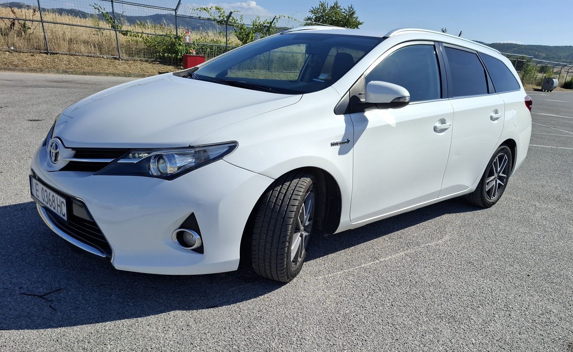 Toyota Auris 1.8 Hybrid  99 к.с 2015г.
145 000 км
Напълно обслужена
См
