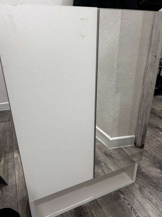 Шкафчик в ванную