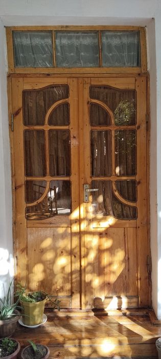 Деревянные окна и двери срочно продается