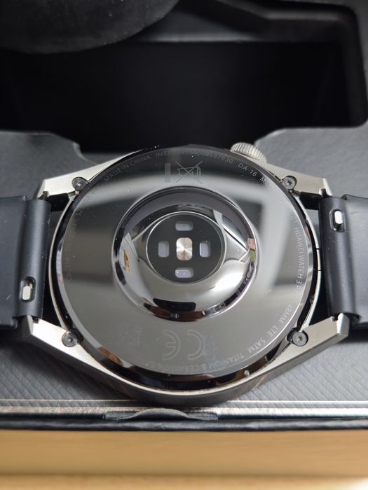 Мобилен смарт часовник HUAWEI WATCH 3 PRO eSIM