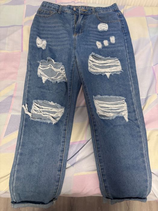 Дълги скъсани дънки