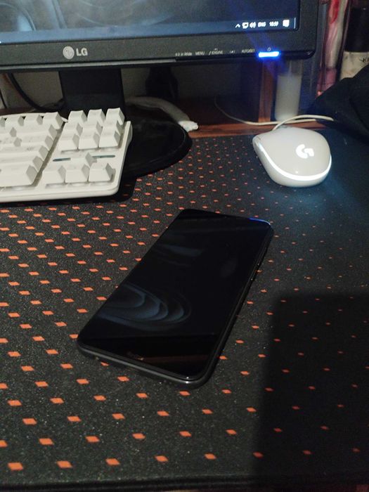 Телефон Xiaomi Redmi 8