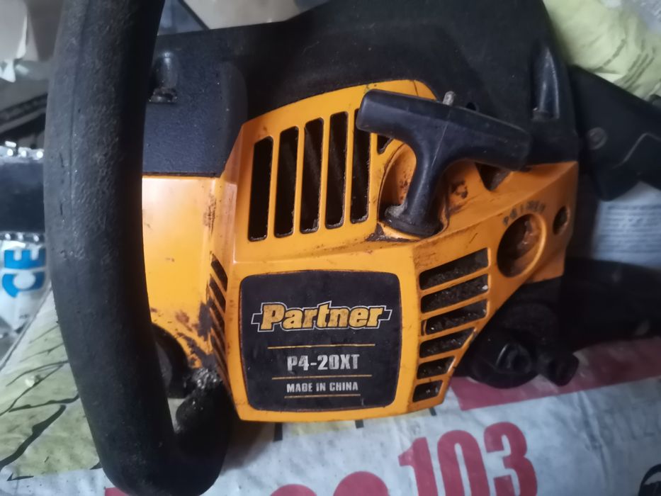 Vând drujba partner p4-20xt cu un defect
