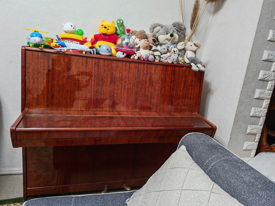 Пианино "ласточка". Продаю