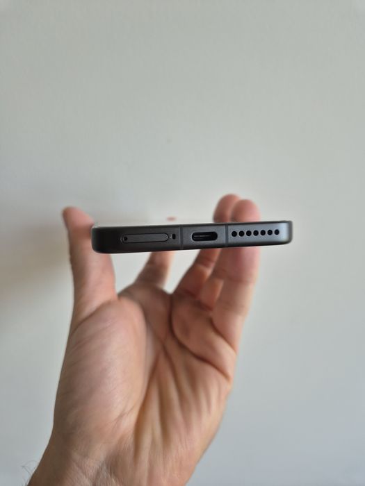 Нов Xiaomi 15 Black 256GB ROM 12GB RAM с 3 години гаранция (36 месеца)