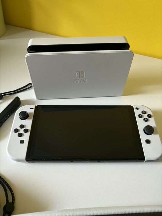 Nintendo Switch OLED – stare foarte bună, complet