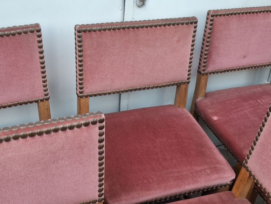 Шест  стола за хранене