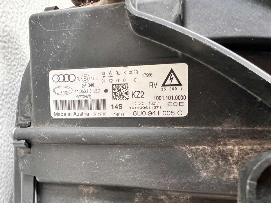 Far Bi-Xenon Complet Stanga/Dreapta Audi Q3 8U Facelift