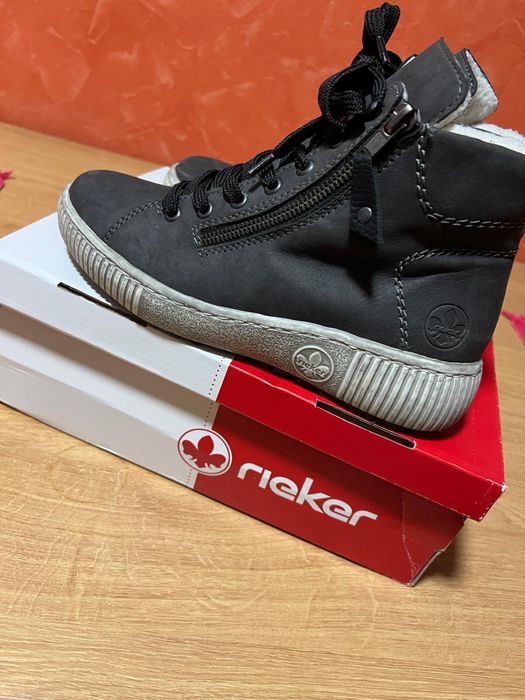 Ghere Reiker cu blanita 37