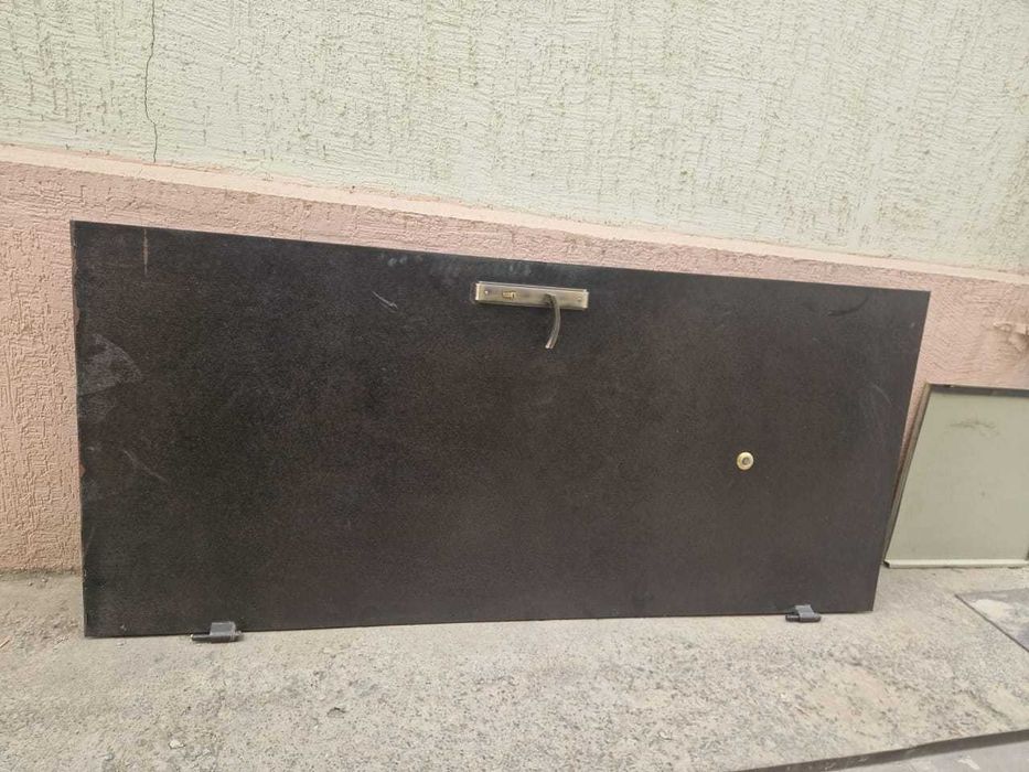 Дверь входная железная и межкомнатные б/у