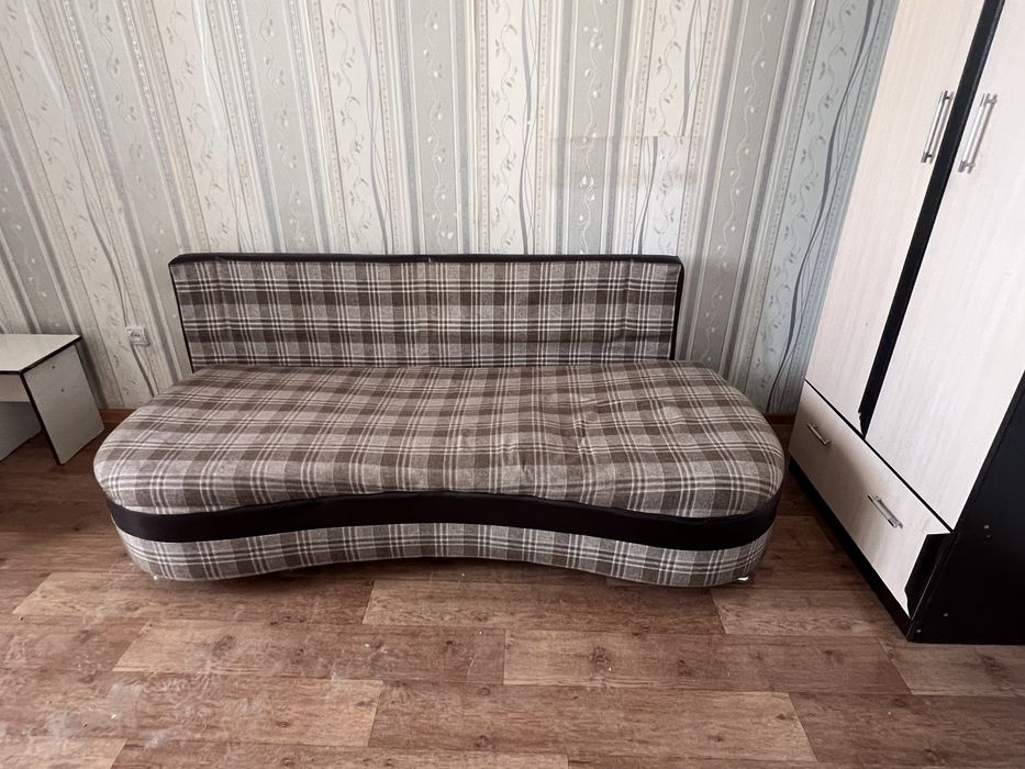 Продам диван есть торг. Срочно!