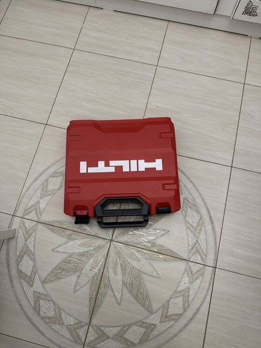 Чемодан из под заклепочника Hili без заклепочника