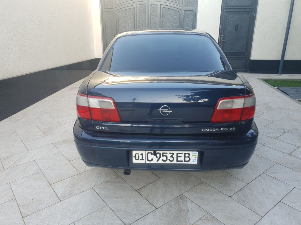 Продаётся Opel Omega B 2.6 full  в хорошем состоянии 2003