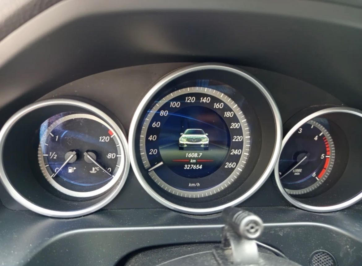 Mercedes-Benz E200 Bluetec W212 Facelift