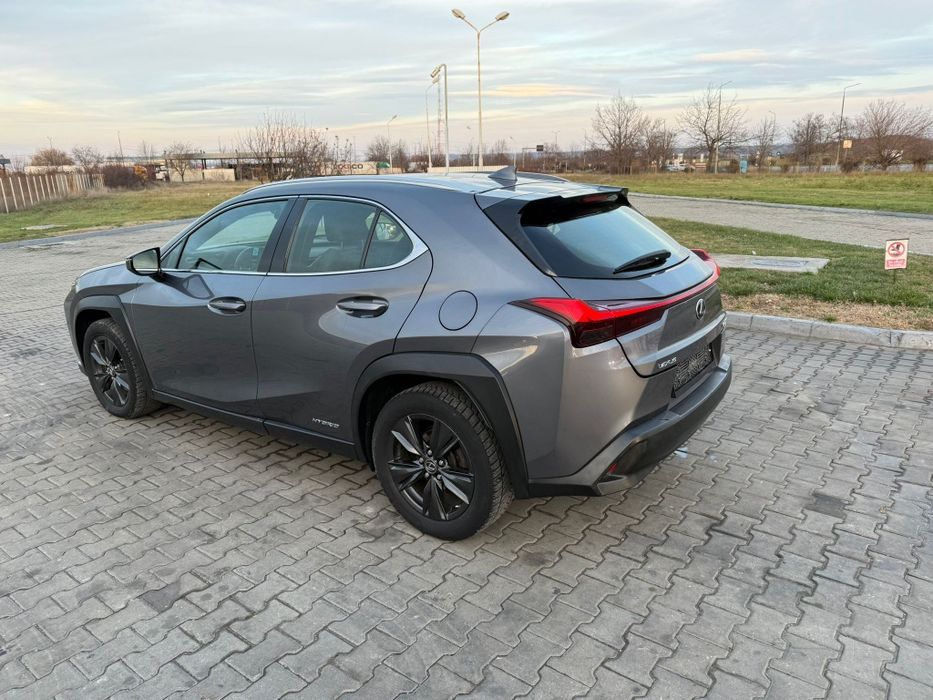 LEXUS UX 2020/2.0 hybrid 184 cp/Automată/Tracțiune 4×4/Impecabilă