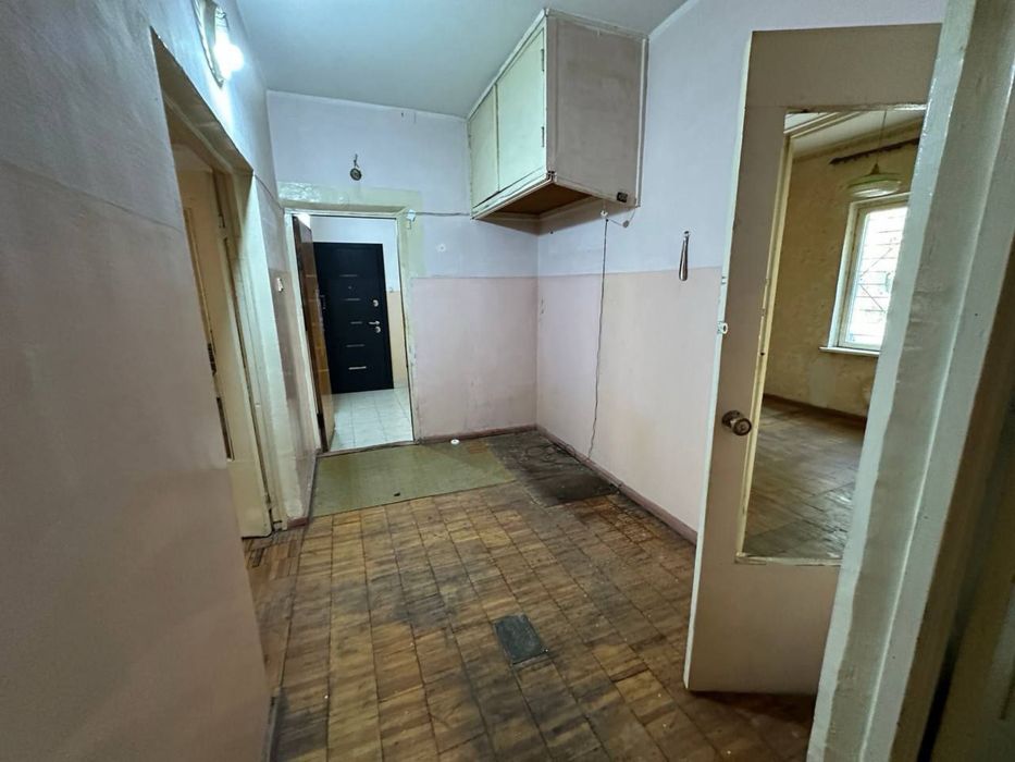 Продается 4-комнатная квартира, массив Карасу-2, ориентир Корзинка, ре