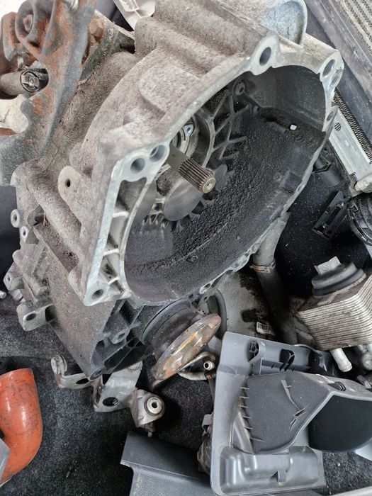 Vând cutie viteze golf 5 2.0 diesel