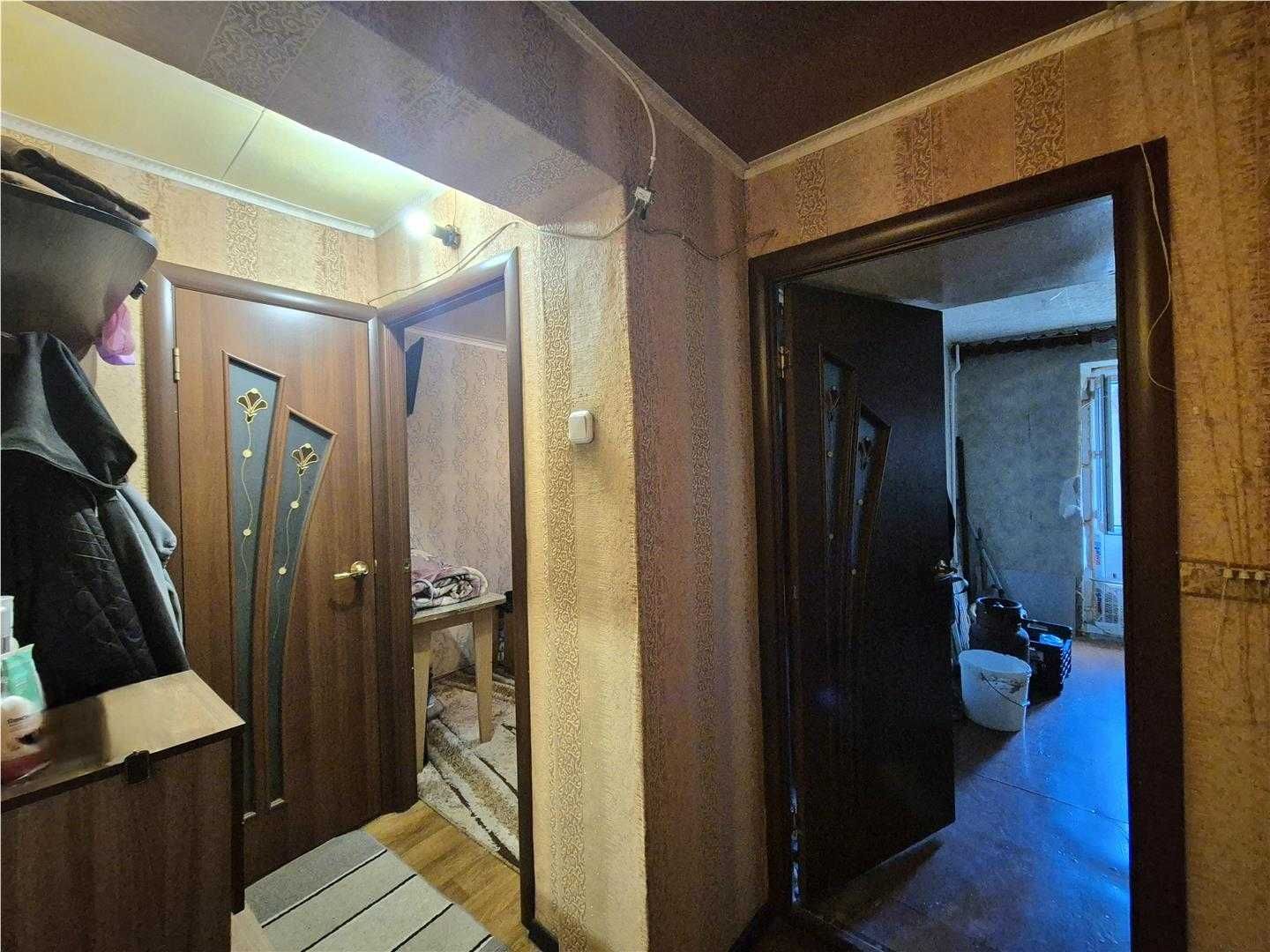 Продам 3-комн квартиру на 6 мкр