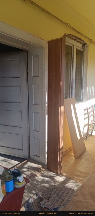 Ușa ramă metalică