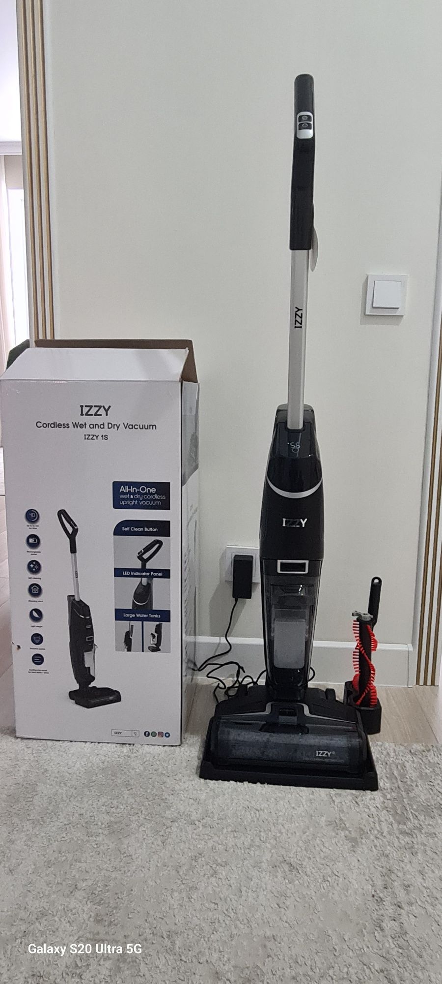 Продаётся ручной пылесос IZZY