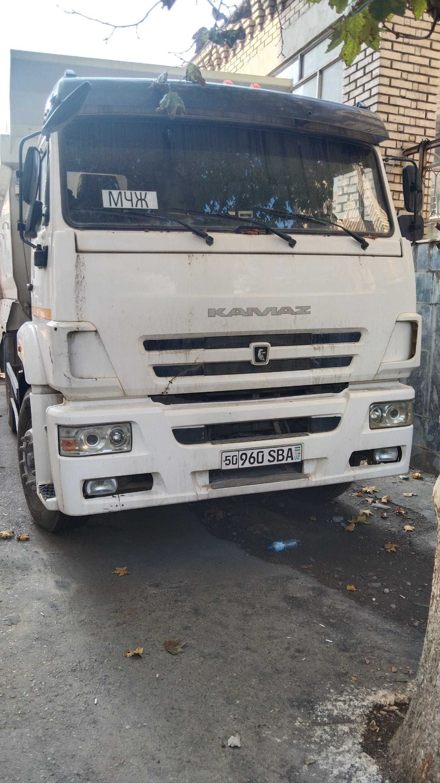 Namangan shahrida Kamaz yuk avtotransporti sotiladi