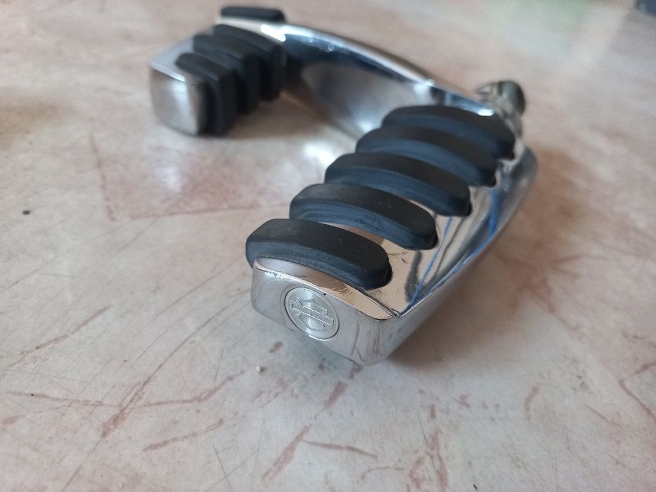 Harley Davidson Sportster Степенки Предни