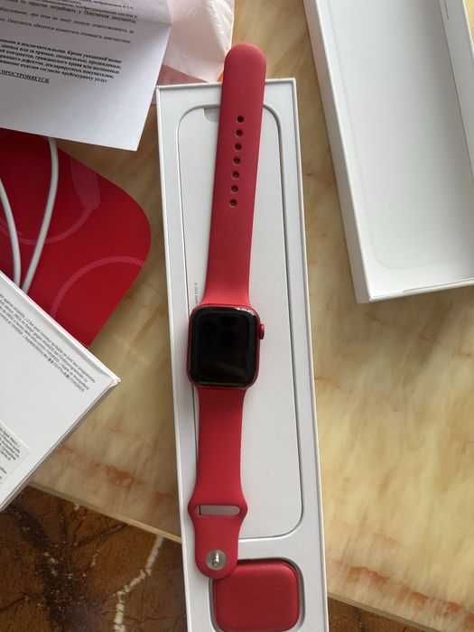Appel watch красный