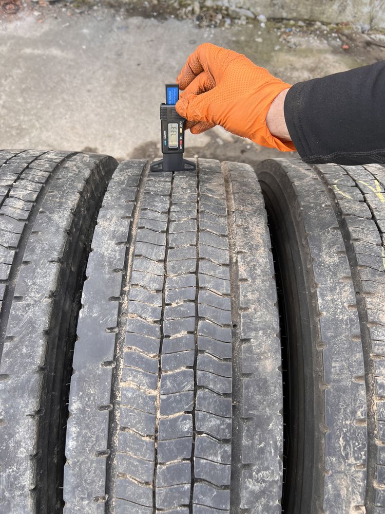 4 anvelope camion tractiune M+S 215/75/17.5 , GoodYear !