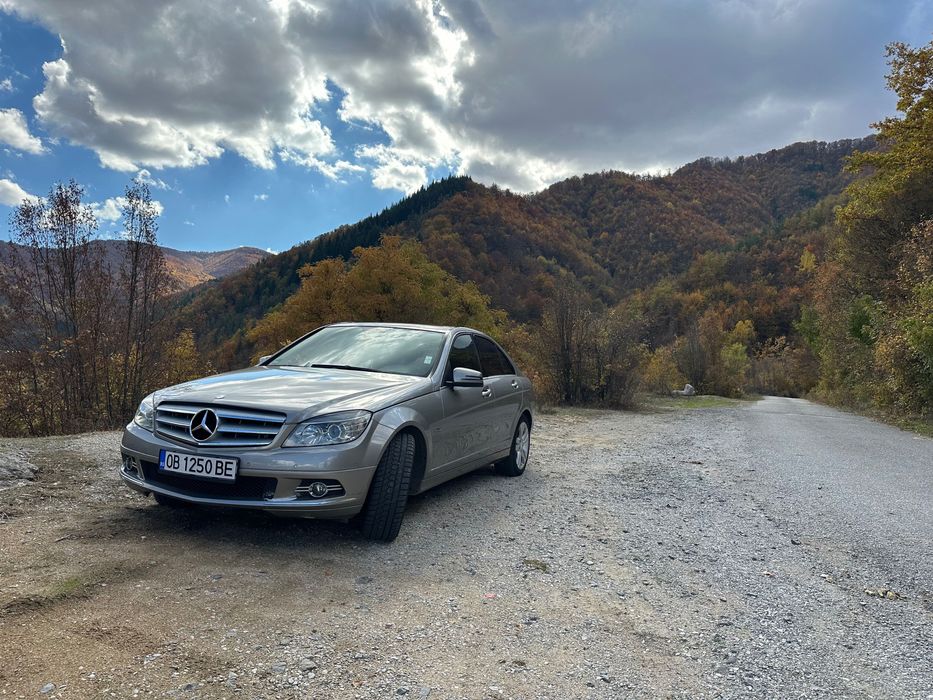 Mercedes C320 CDI 224 к.с. Avantgarde – отлично състояние, обслужен.