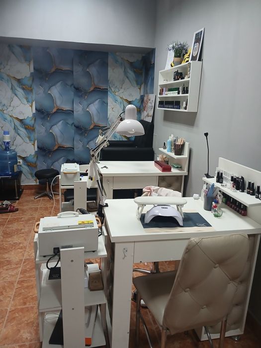 Сдам маникюрный стол