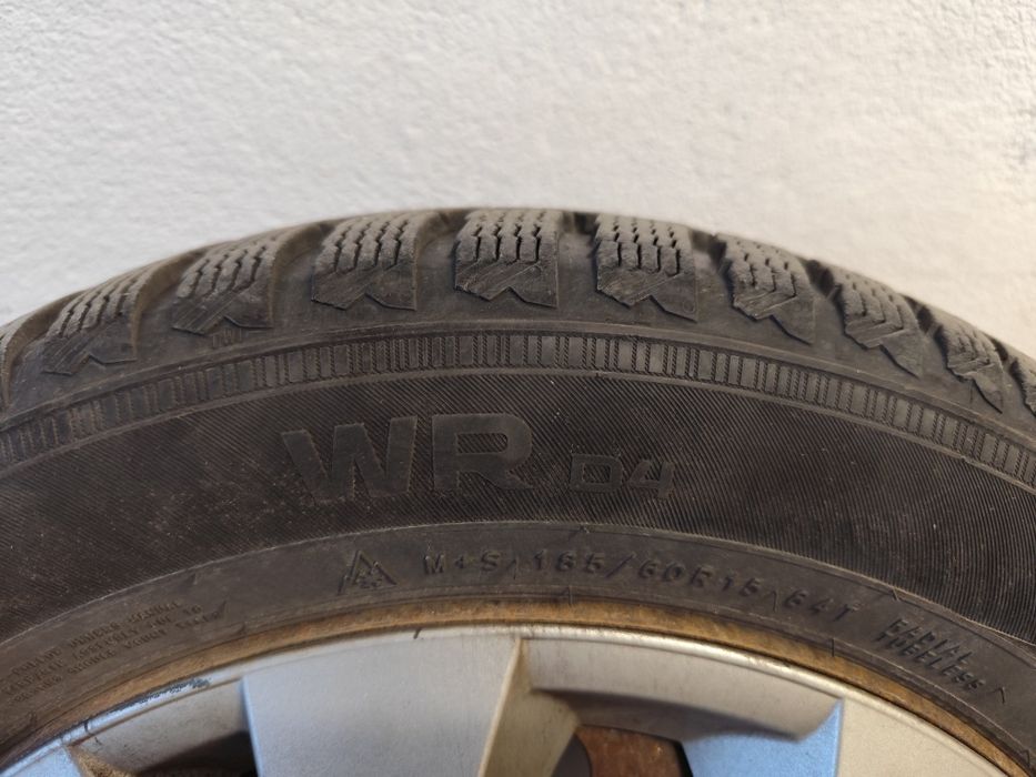 Зимни гуми Nokian WR D4 185/60/15 с железни джанти