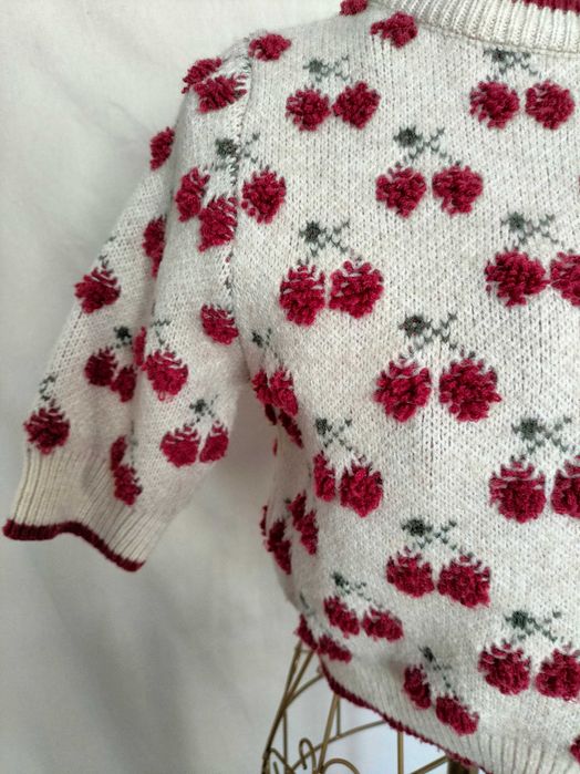 Pulover scurt, tip lână