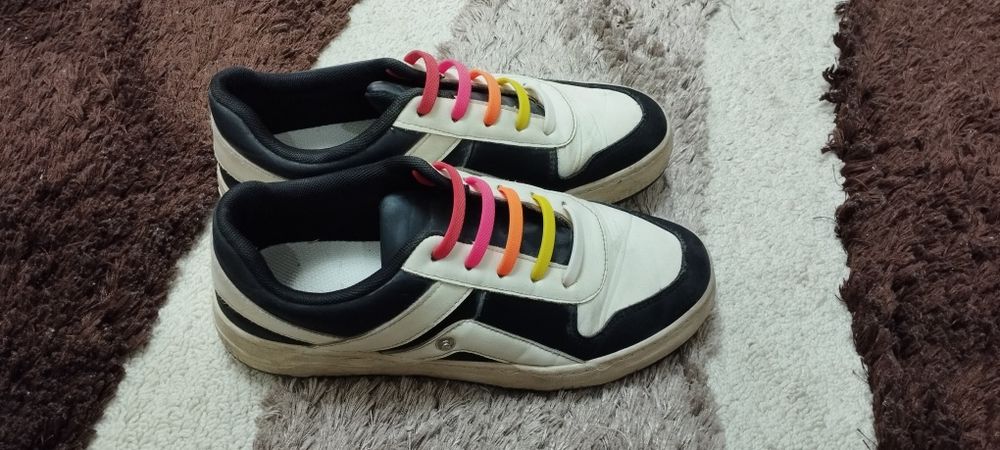 Кроссовки подростковые