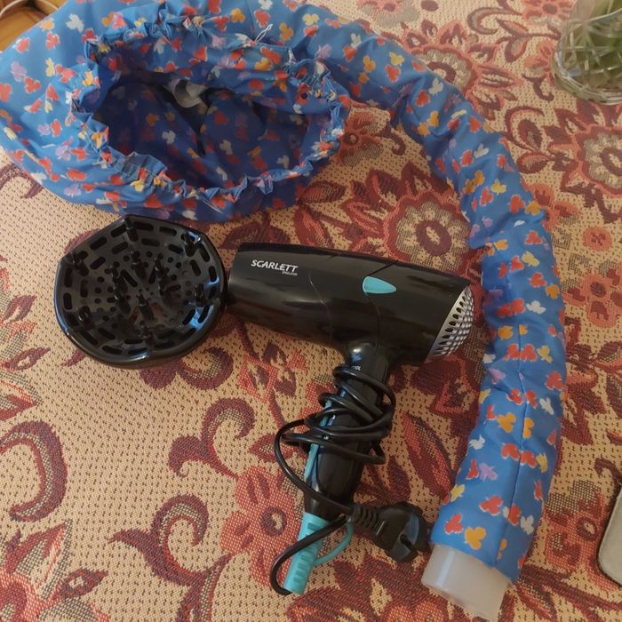 Продам фен  scrarlett с насадкой для обьема