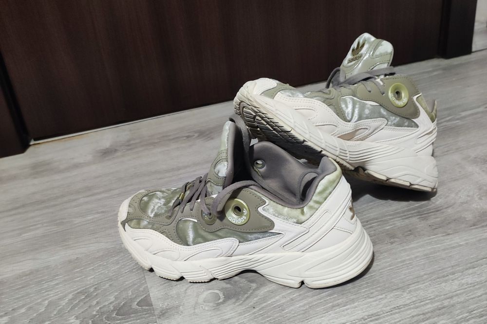 Оригинални маратонки Adidas и Mizuno