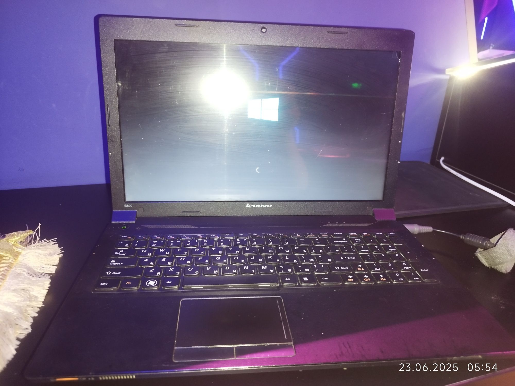 Ноутбук LENOVO в хорошем состоянии СРОЧНО