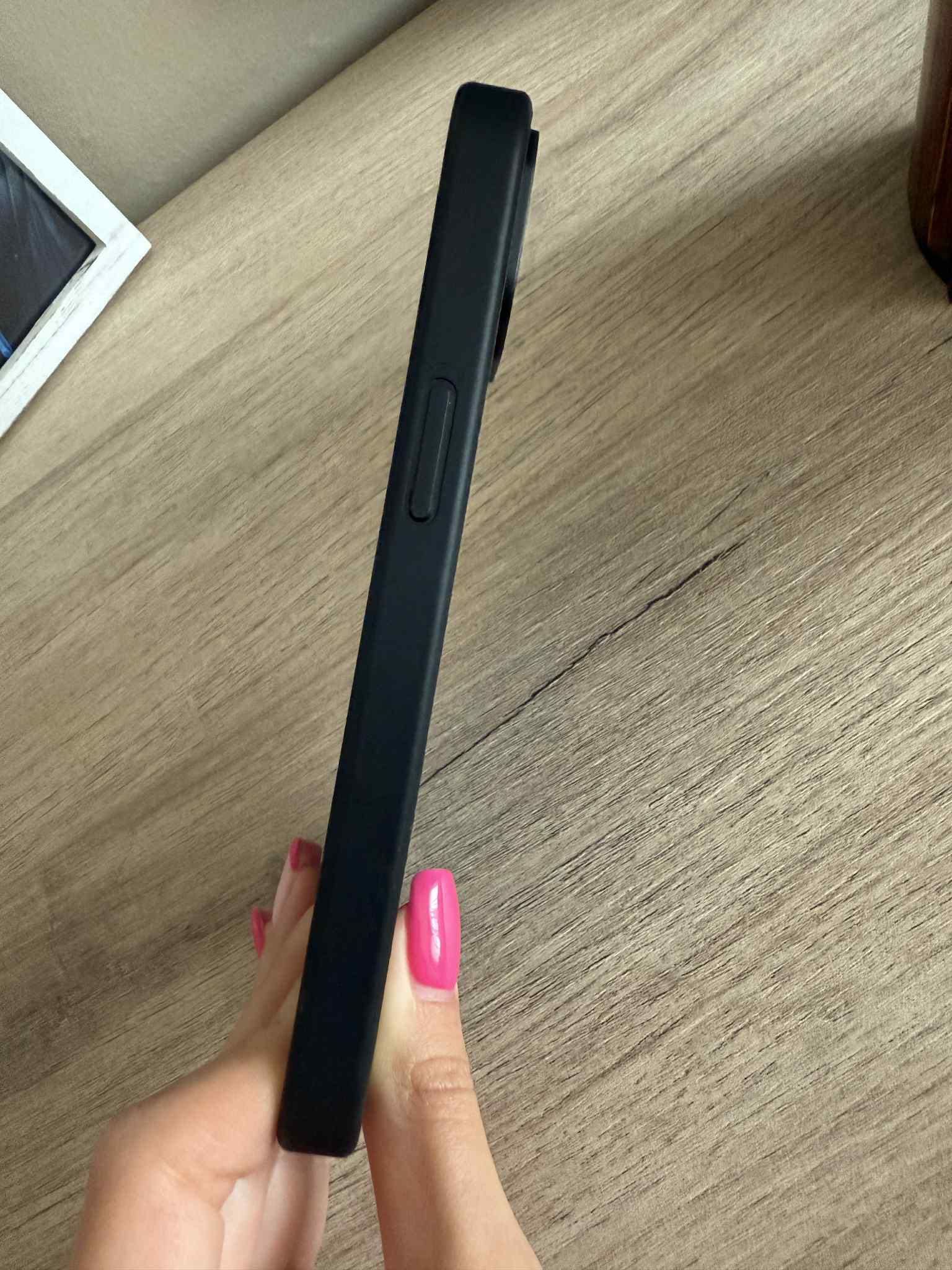 Калъф IPhone 15 Guess