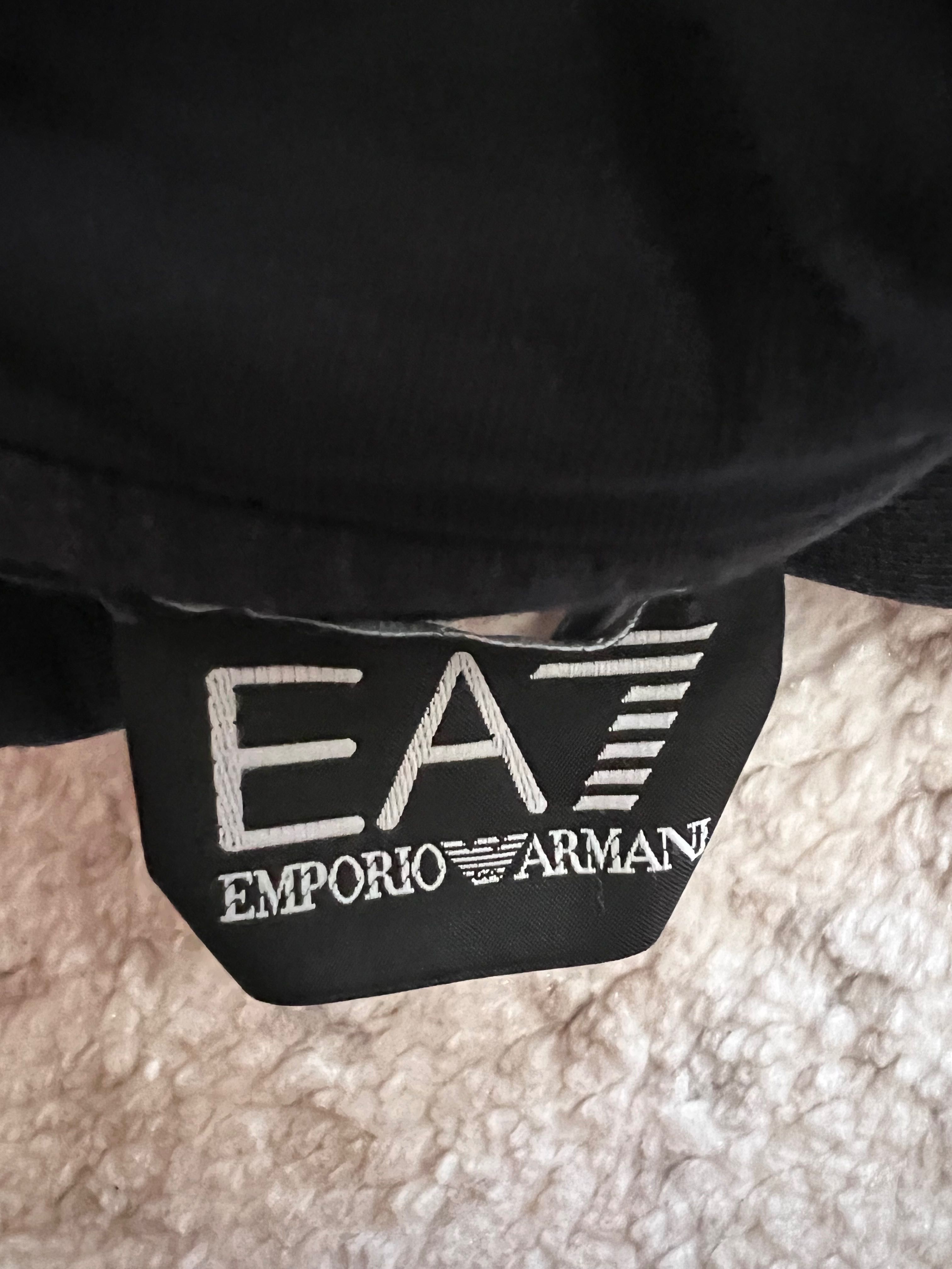 Оригинален тъмносин суитшърт EA7