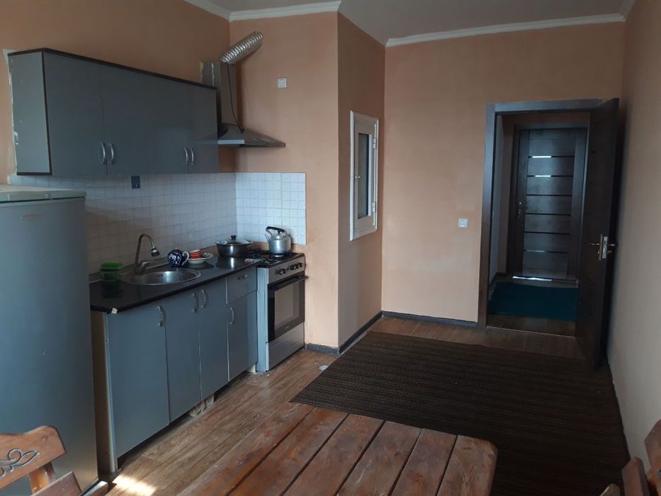 Fargona shaxar xokimyat orqasida 2 xonali uy sotiladi. Barcha jixozlar