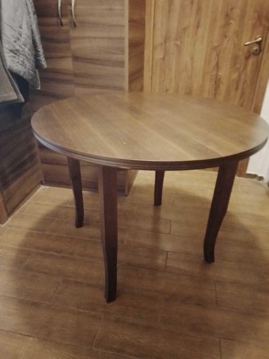 Трапезна маса Ива