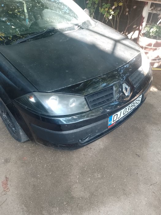 Vând Renault Megane 2 decapotabil cu volan pe dreapta.+ Una bonus