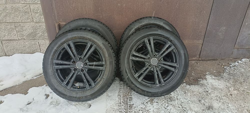 Продам комплект резины с дисками