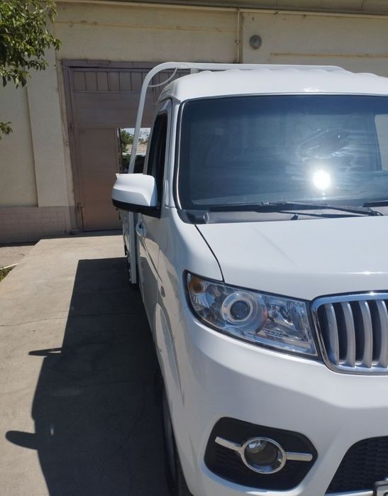 Ташкент буйлаб мусор ташиш.