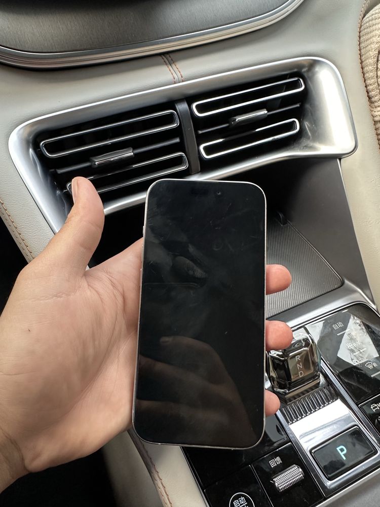 Iphone 15 pro 128 сотилади