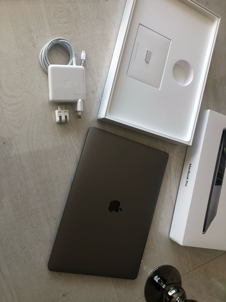 Като нов Macbook Pro 15