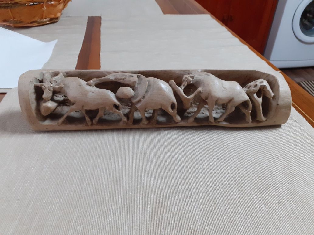 scluptură în lemn de nuc a 4 elefanți