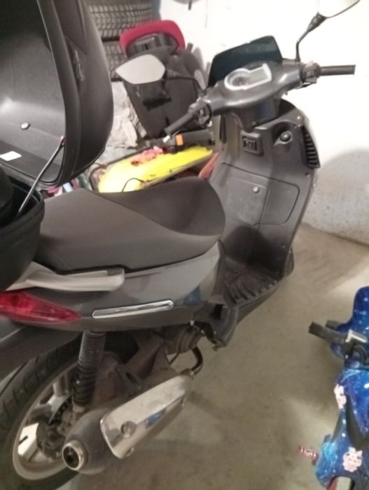 Vând Aprilia Sport City 125cm