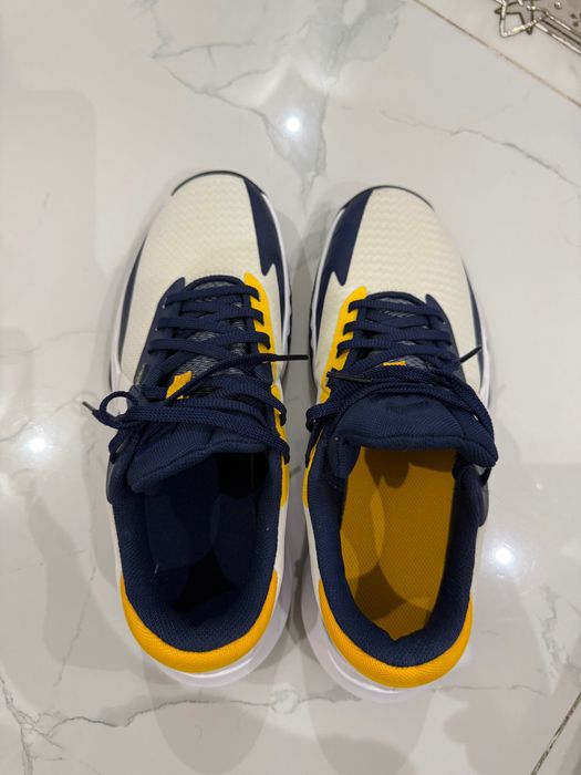 Кроссовки Nike новые